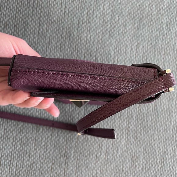 Kate Spade Newbury Lane Sally Turn Lock Crossbody Leather Purse Small Wine - Picture 12 of 17